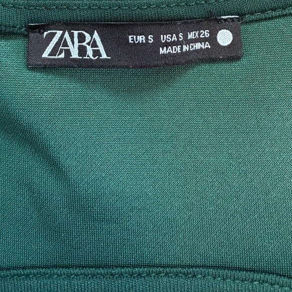 4/25$ ZARA Blouse Long Sleeve Crop with Cutout Size Small - Picture 3 of 8